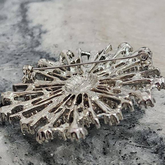 Vintage Rhinestone Brooch, 2.5" Starburst Design - Picture 7 of 9